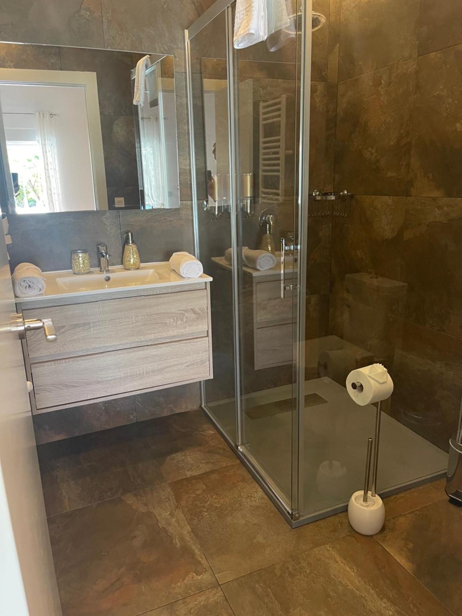 1 Habitacion Con Bano Privado Frente A La Piscina, Maximo Para 4 Personas, No Es La Casa Completa,1Cama Y 1 Sofa-Cama San Vicente Raspeig מראה חיצוני תמונה